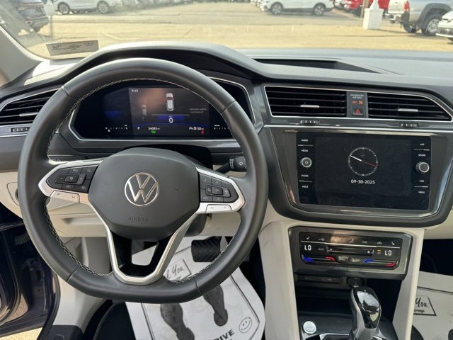 Used 2023 Volkswagen Tiguan SE image 14