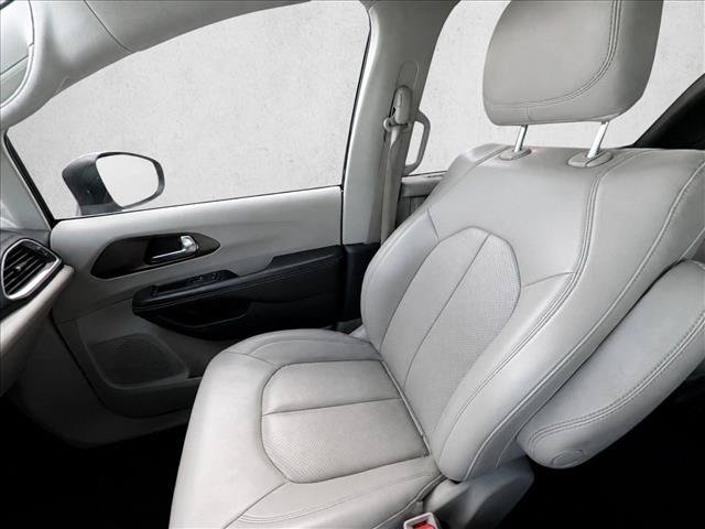 Used 2021 Chrysler Voyager Lxi FWD image 18