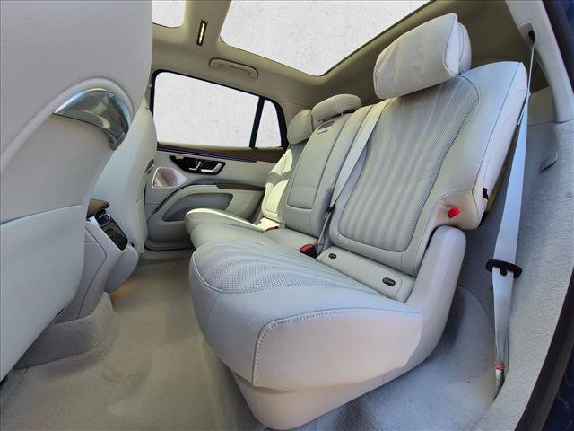 New 2026 Mercedes-Benz EQS 400 4MATIC SUV image 16