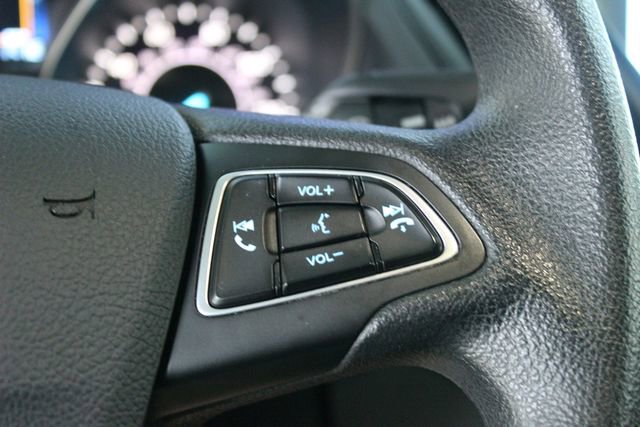 Used 2019 Ford Escape SE w/ Ford Safe & Smart Package image 16