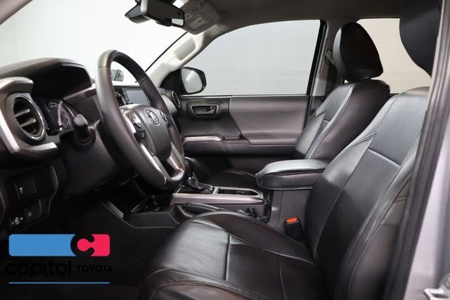 Certified 2022 Toyota Tacoma SR5 AWD/4WD image 12