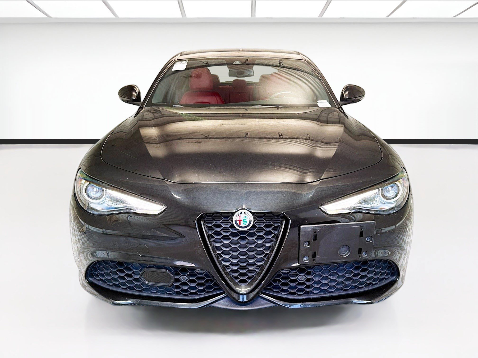 Used 2022 Alfa Romeo Giulia Veloce RWD image 2