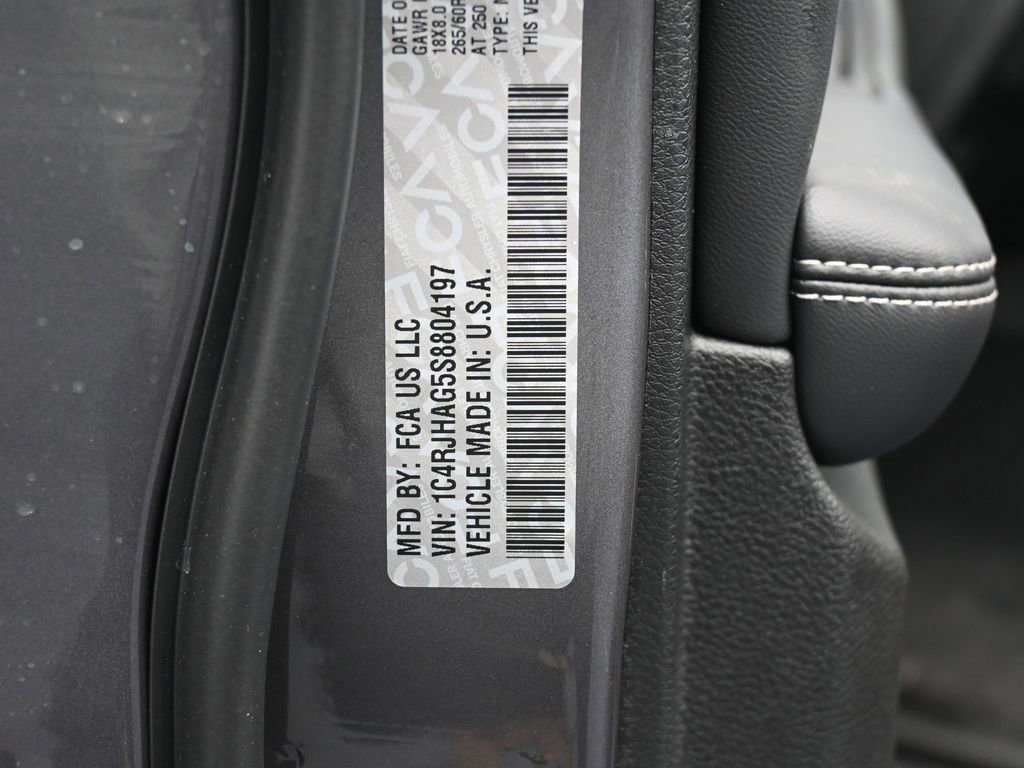 New 2025 Jeep Grand Cherokee Altitude image 18