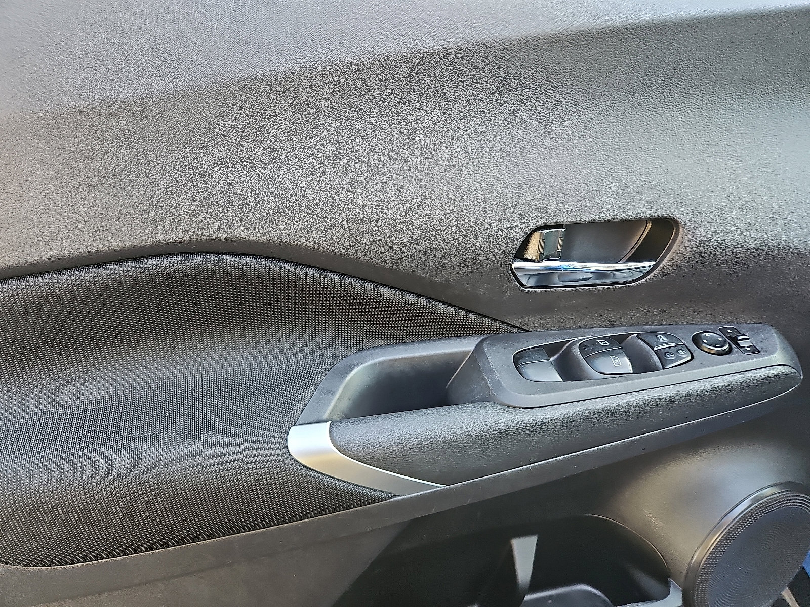 Certified 2024 Nissan Kicks SV image 11