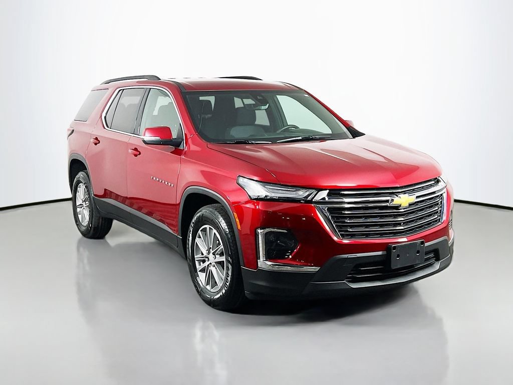 Used 2023 Chevrolet Traverse LT w/ Rear Camera Mirror Package AWD/4WD image 3