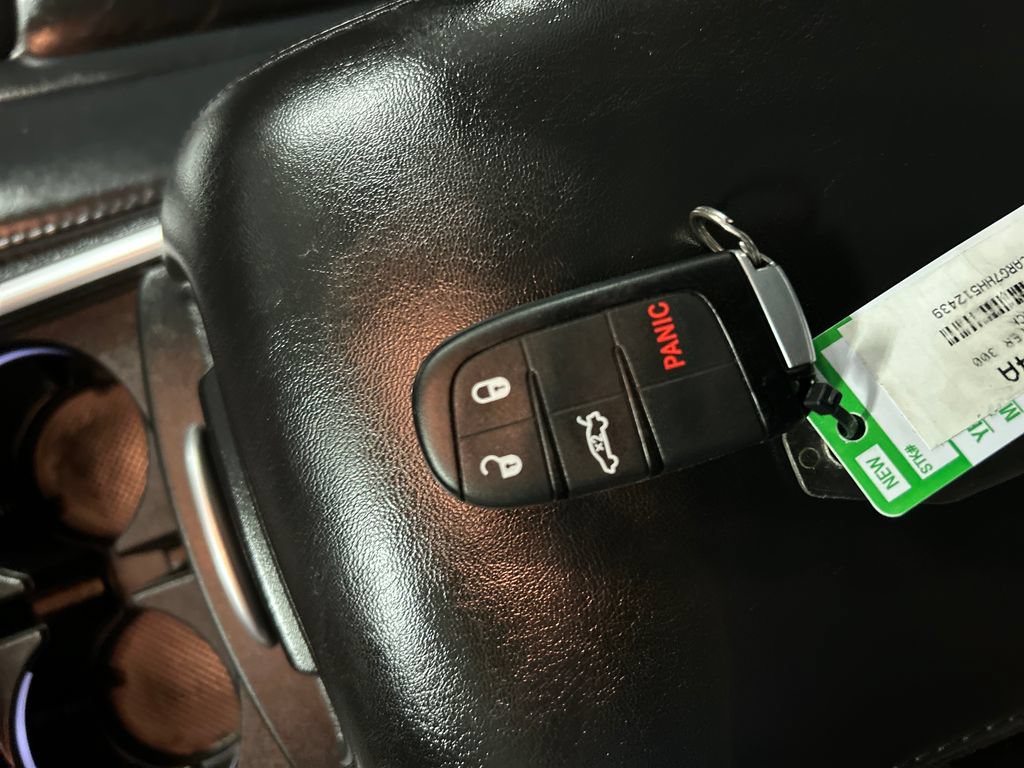Used 2017 Chrysler 300 Limited AWD/4WD image 22