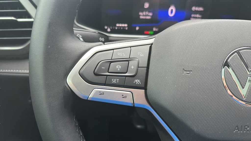 New 2026 Volkswagen Taos SE image 24