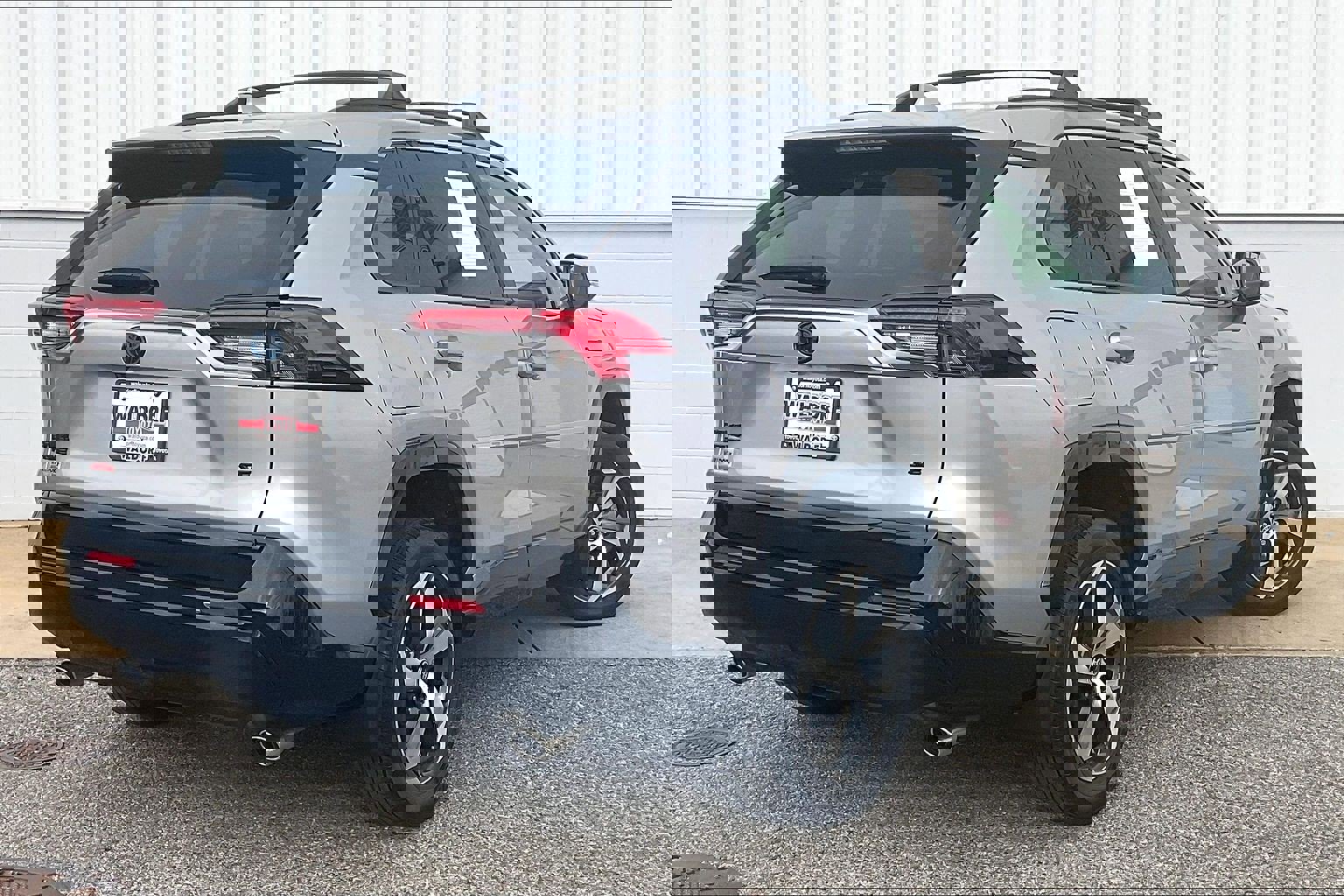 Used 2023 Toyota RAV4 SE image 17