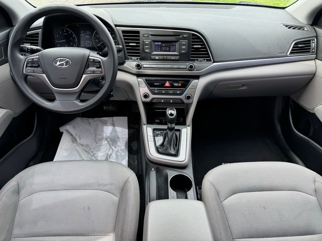 Used 2018 Hyundai Elantra SE image 19