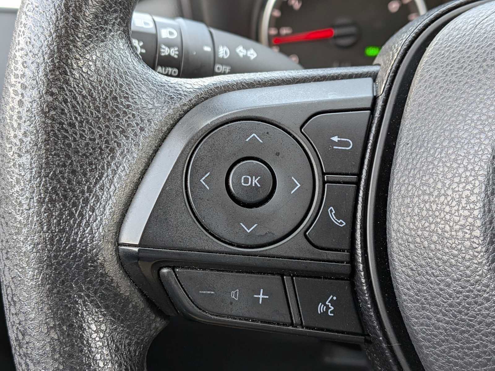 Used 2020 Toyota RAV4 XLE AWD/4WD image 23