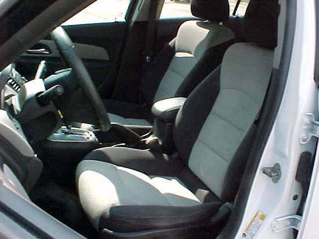 Used 2013 Chevrolet Cruze LS FWD image 16
