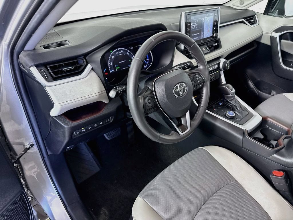 Used 2021 Toyota RAV4 Limited AWD/4WD image 9