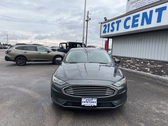 Used 2019 Ford Fusion SE image 2