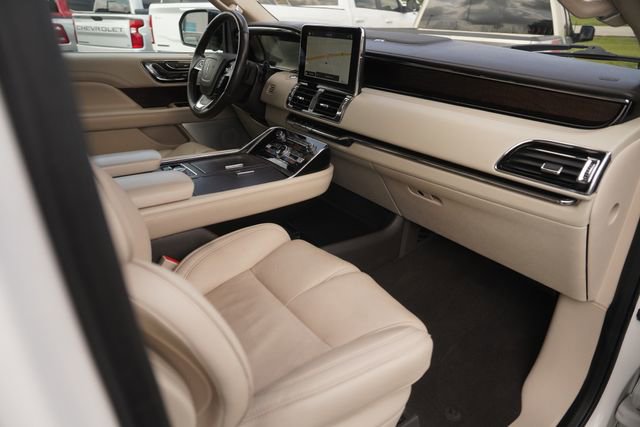 Used 2019 Lincoln Navigator L Reserve image 20