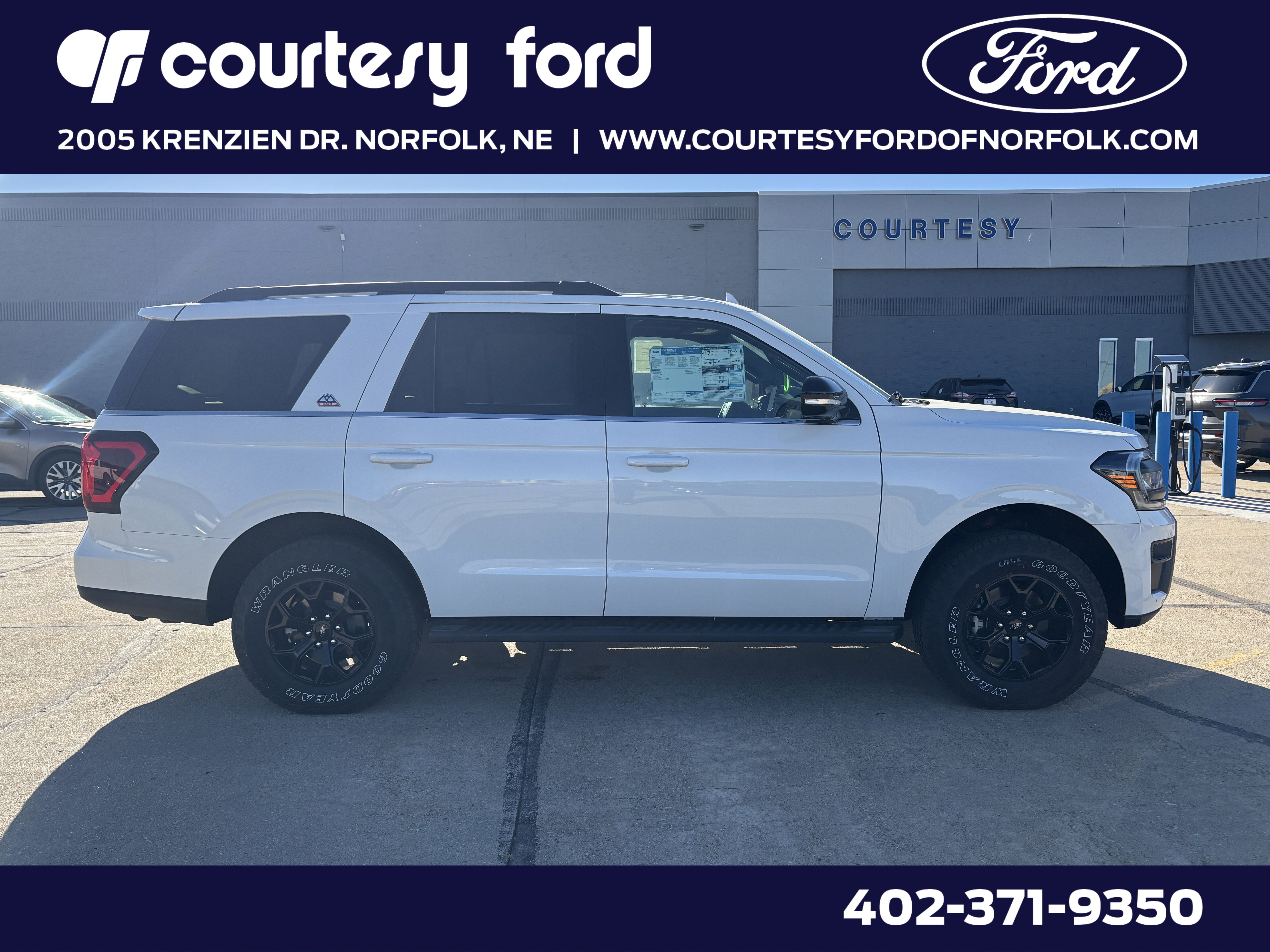 Used 2024 Ford Expedition Timberline image 1