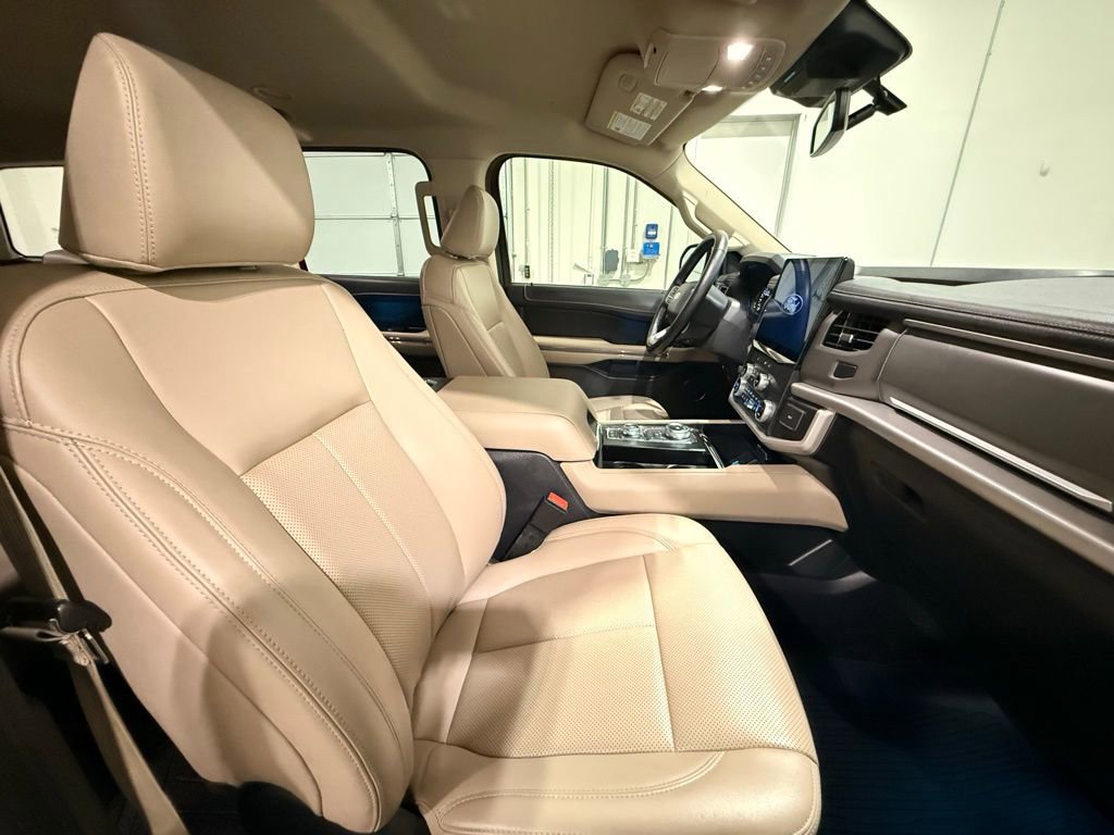 Used 2022 Ford Expedition XLT image 31