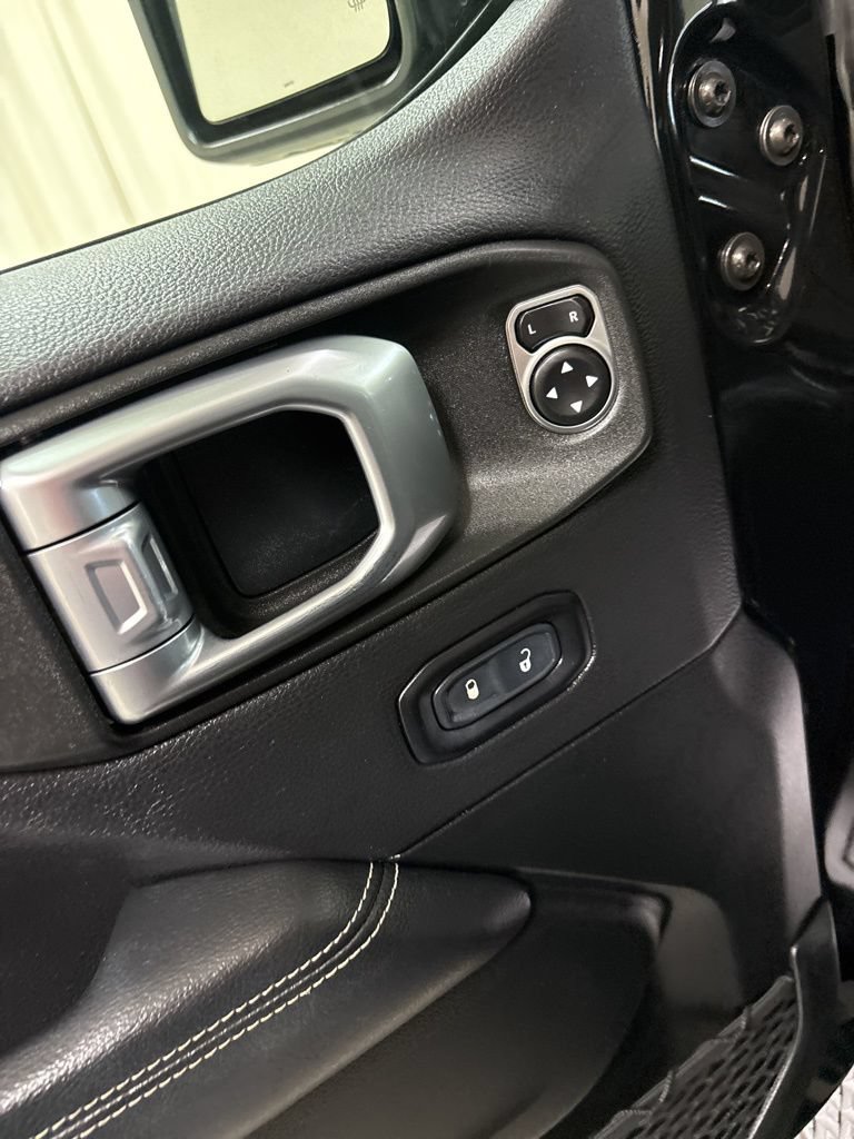 Used 2020 Jeep Gladiator Overland AWD/4WD image 20