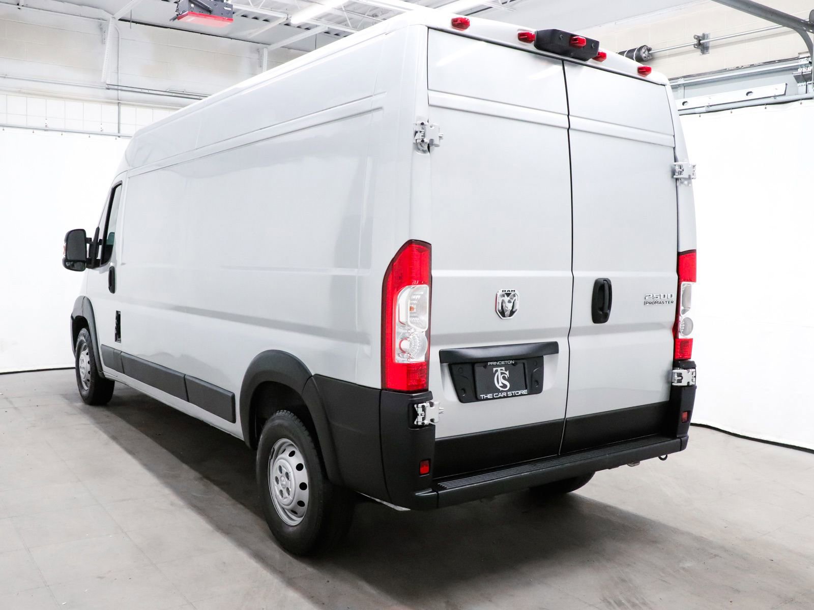 Used 2023 RAM ProMaster 2500 FWD image 4