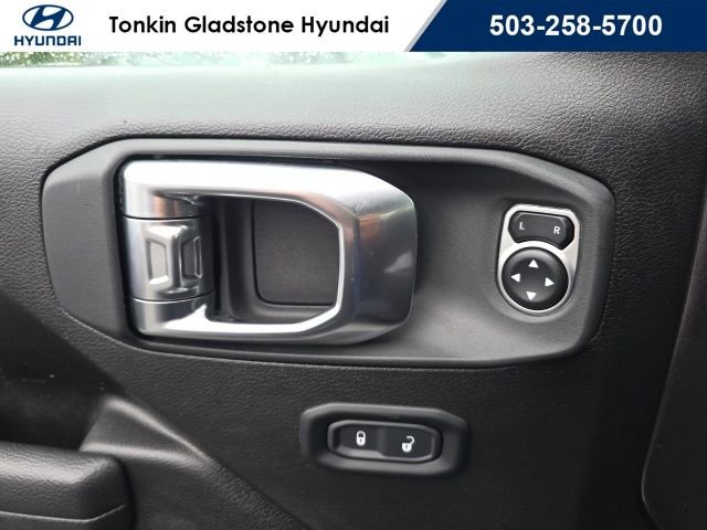 Used 2025 Jeep Wrangler Unlimited Rubicon image 9