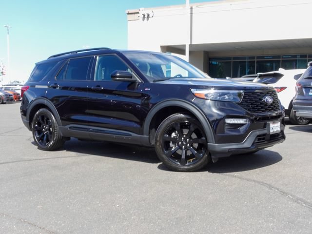 Used 2024 Ford Explorer ST-Line w/ Class IV Trailer Tow Package RWD image 5