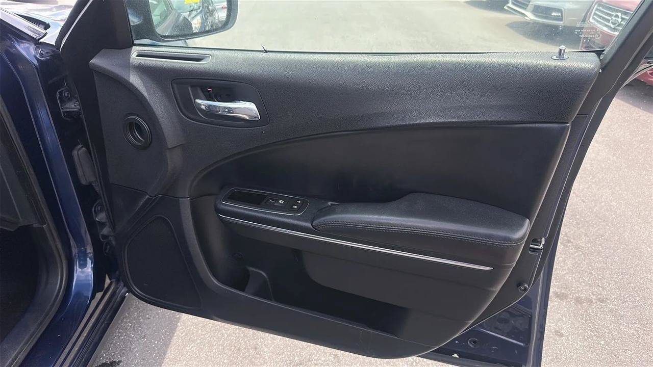Used 2014 Dodge Charger SE RWD image 30