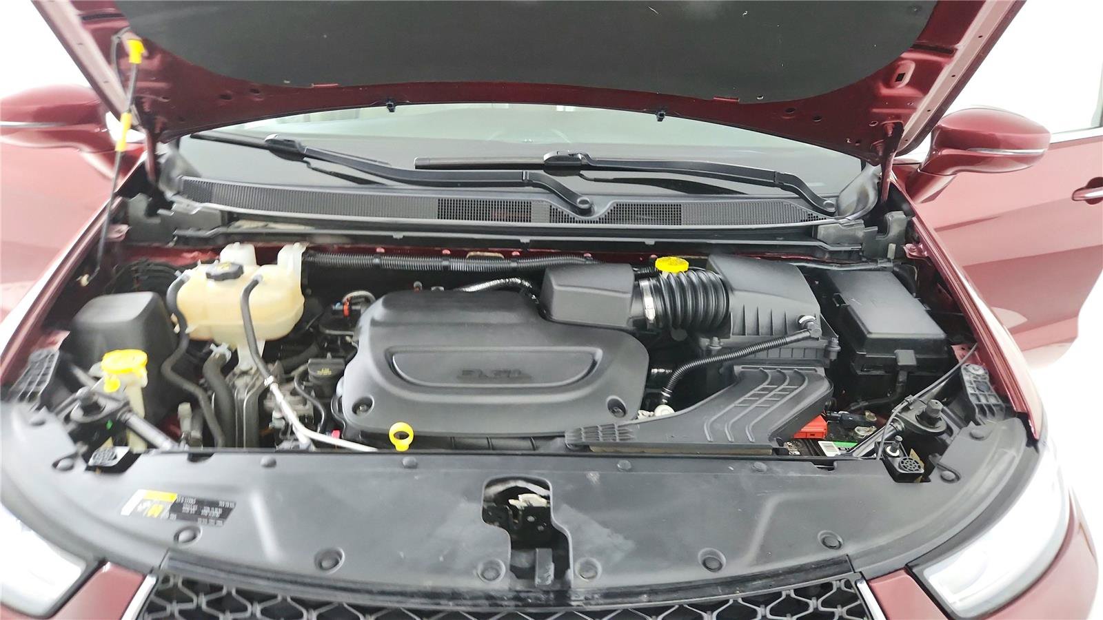 Used 2021 Chrysler Pacifica Touring-L w/ Uconnect Theater Family Group FWD image 34