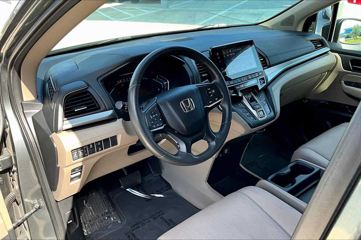 Used 2018 Honda Odyssey EX image 17