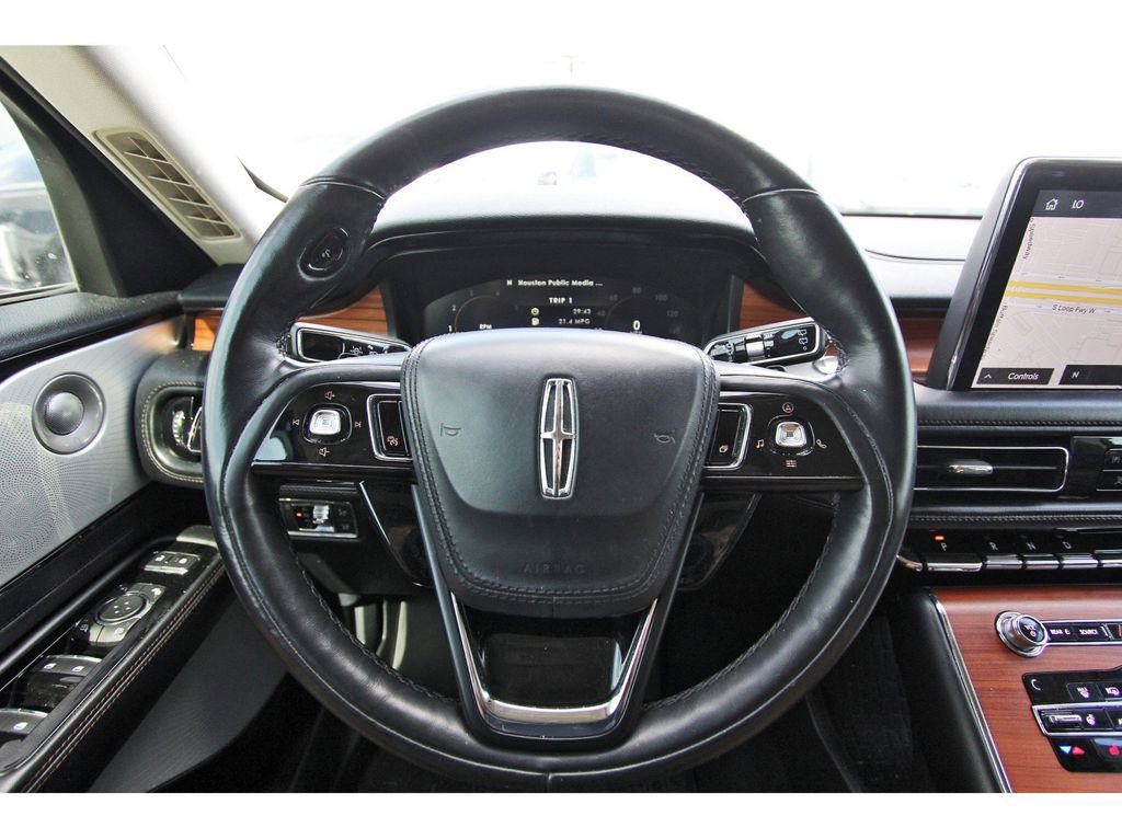 Used 2020 Lincoln Aviator Reserve w/ Equipment Group 202A image 7