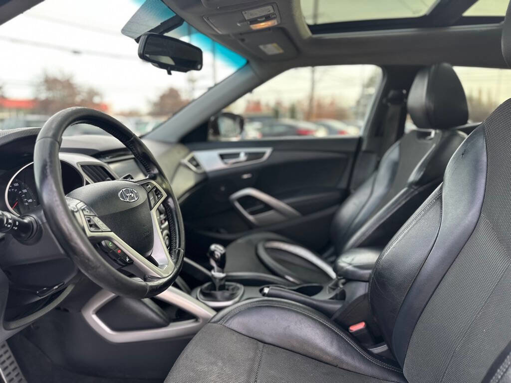Used 2013 Hyundai Veloster w/ Tech Pkg image 13