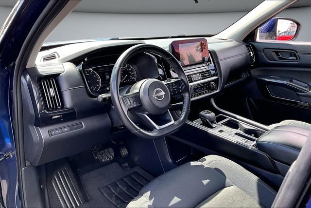 Certified 2024 Nissan Pathfinder SV FWD image 17