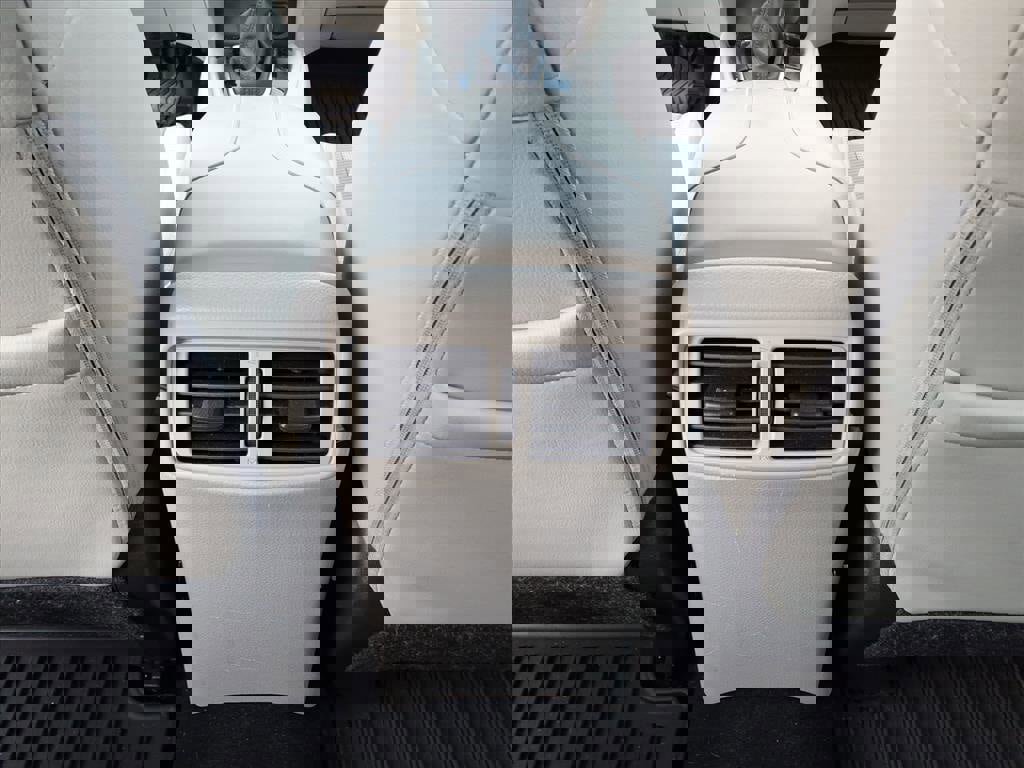 Used 2022 Nissan Rogue Sport SL image 6