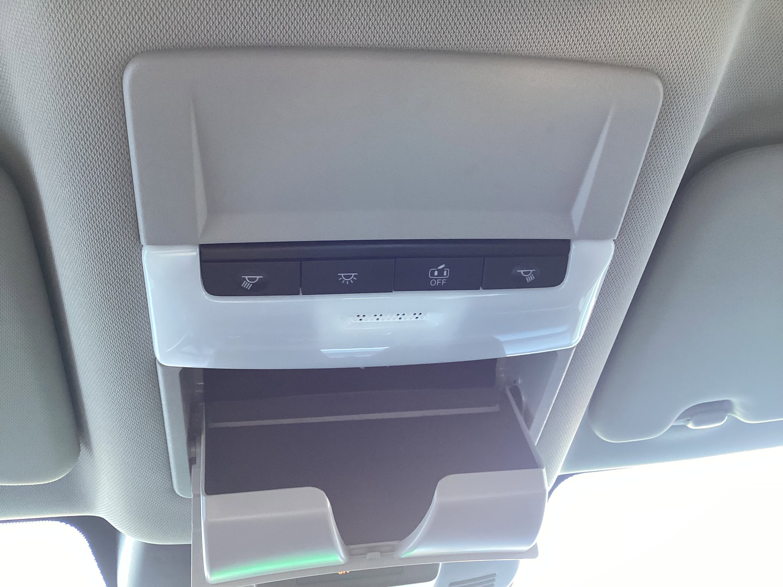 Used 2023 Nissan Rogue S image 29