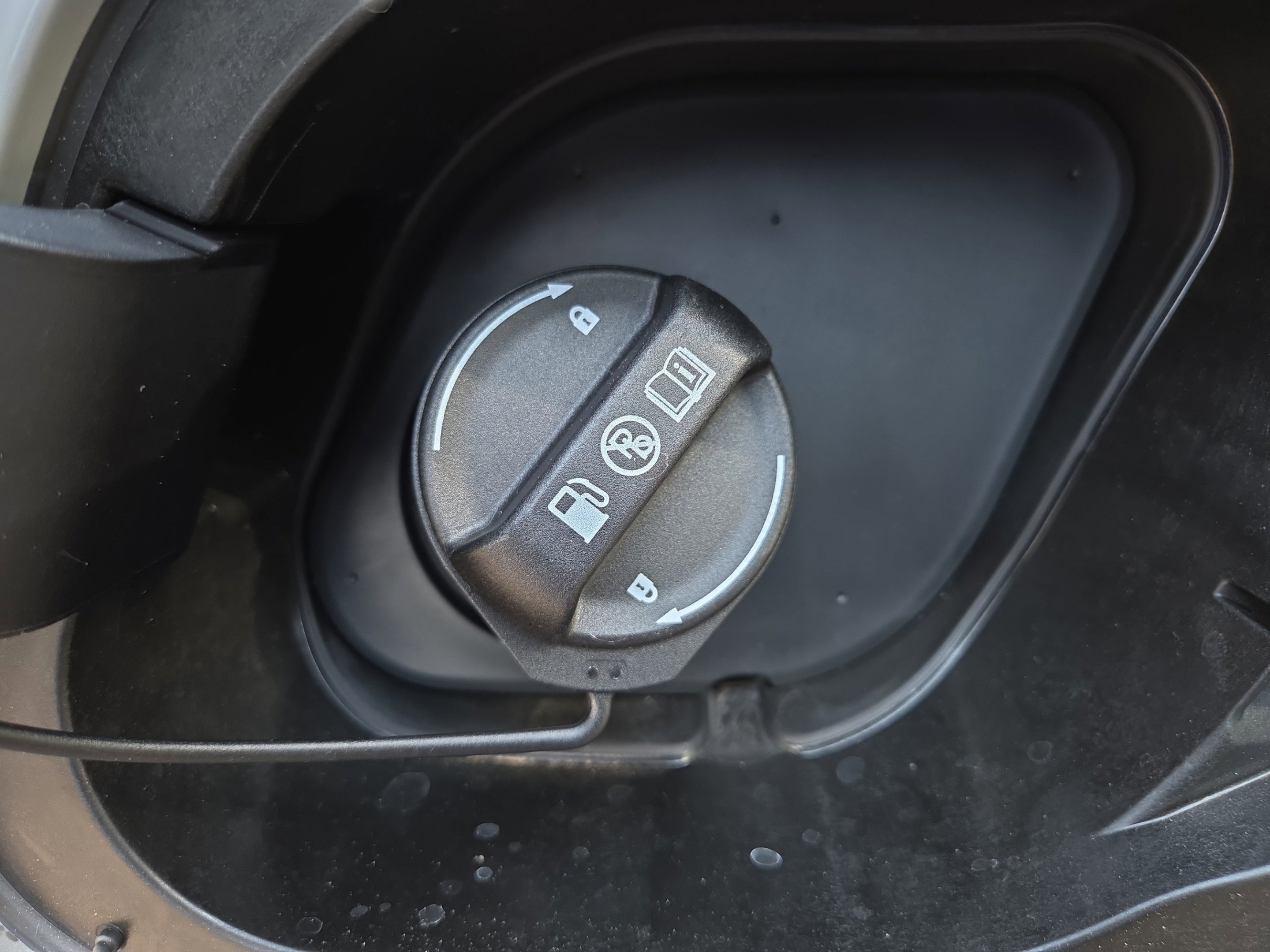 New 2026 Kia Sportage EX FWD image 41