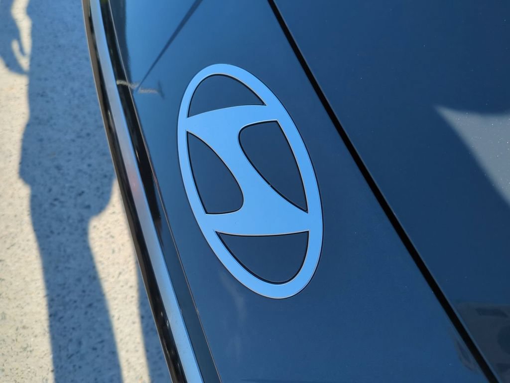New 2026 Hyundai Elantra Limited FWD image 13
