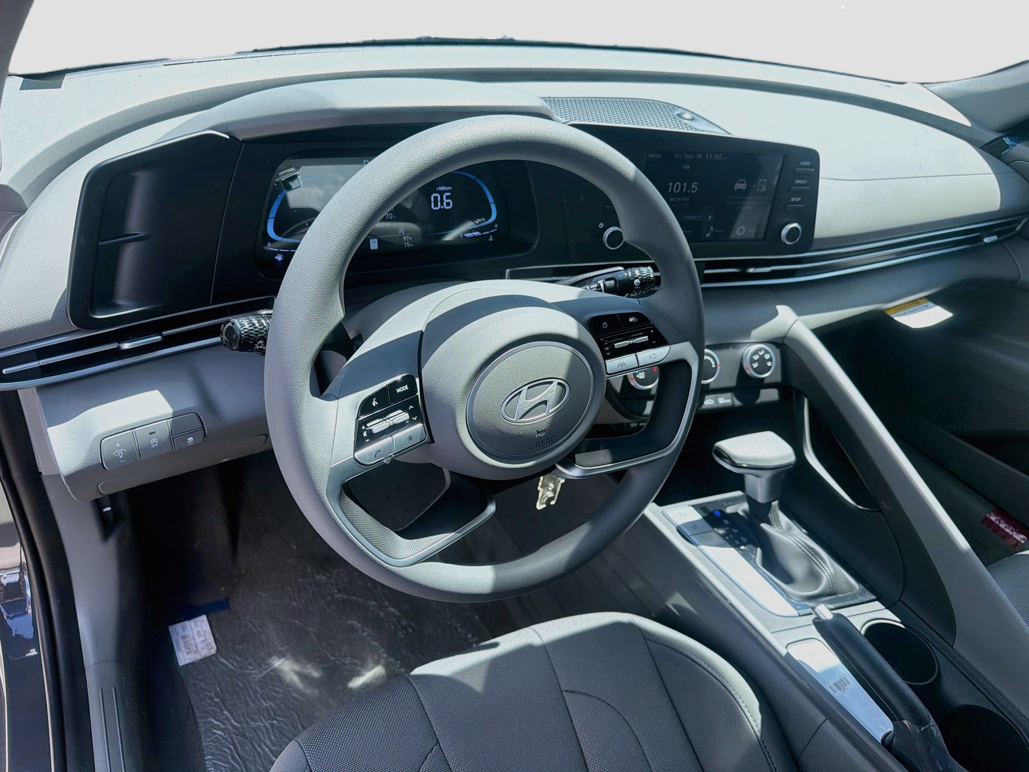 New 2026 Hyundai Elantra SE FWD image 15