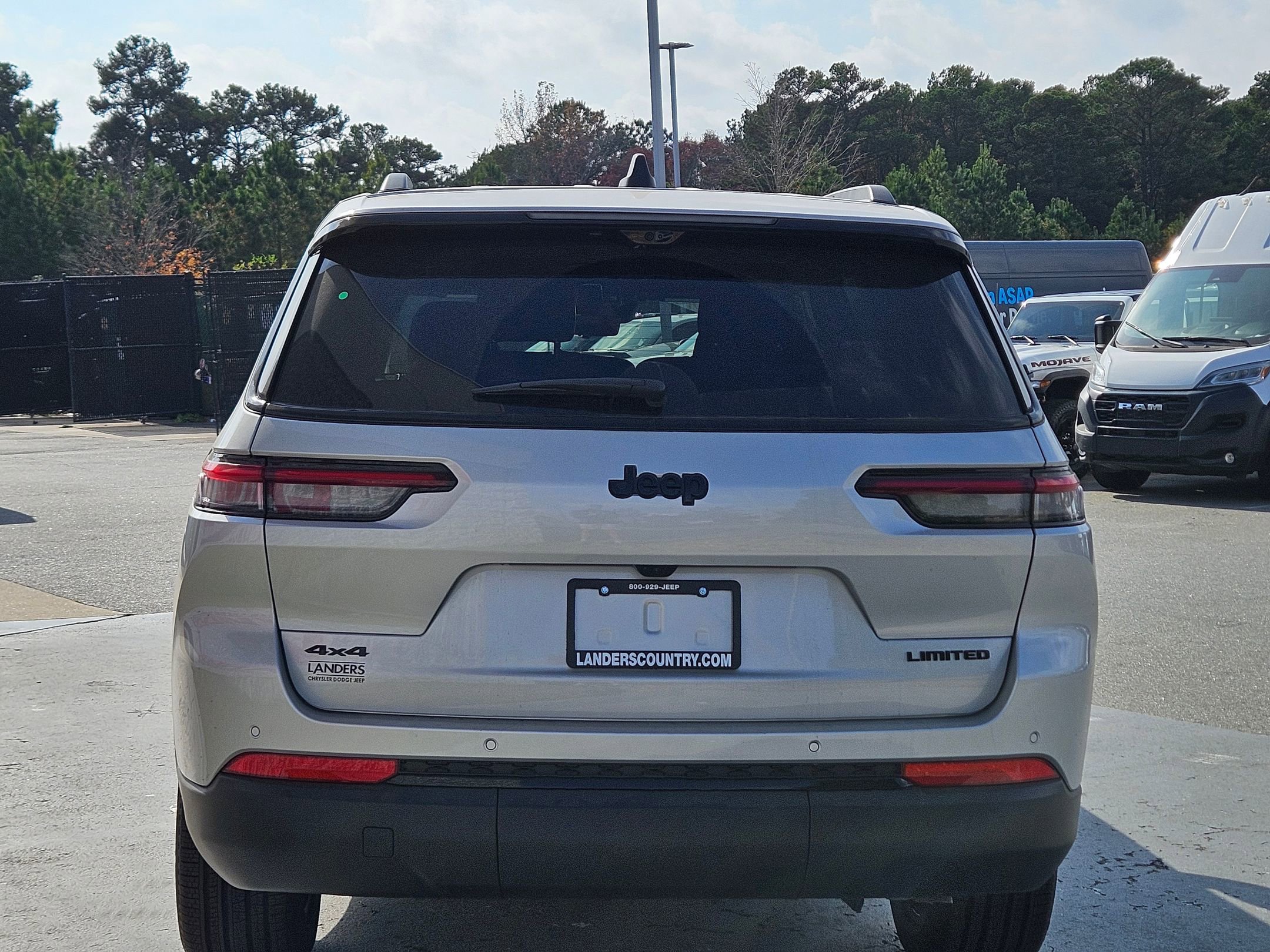 New 2025 Jeep Grand Cherokee L Limited w/ Luxury Tech Group II image 6