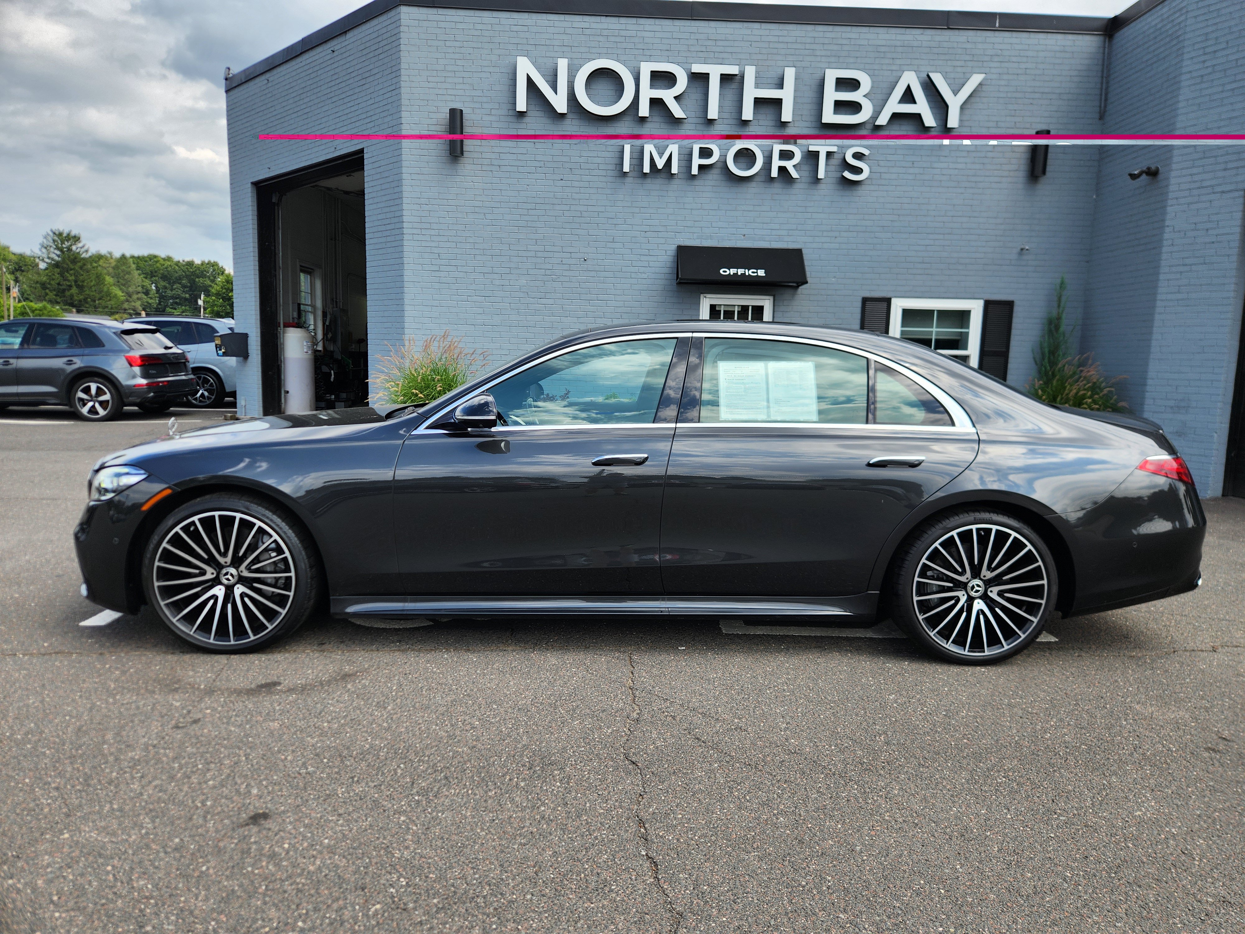 Used 2021 Mercedes-Benz S 580 4MATIC Sedan w/ AMG Line image 12