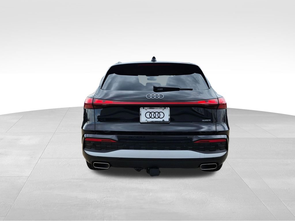 Certified 2025 Audi Q5 Prestige image 5