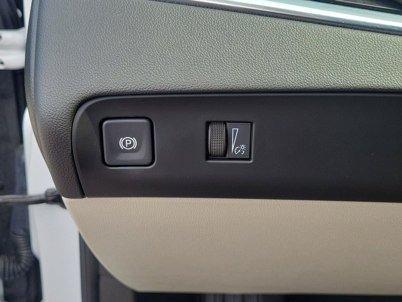 Used 2023 Buick Enclave Essence w/ Sport Touring Edition FWD image 21