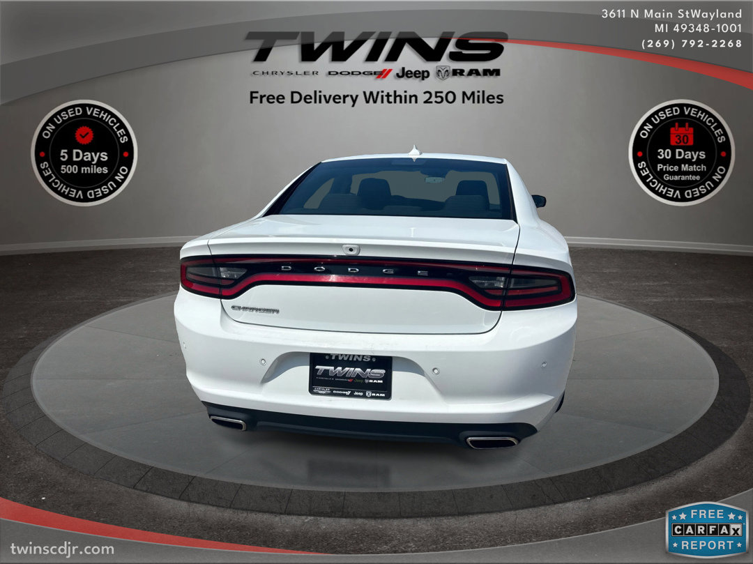 Used 2023 Dodge Charger SXT image 2
