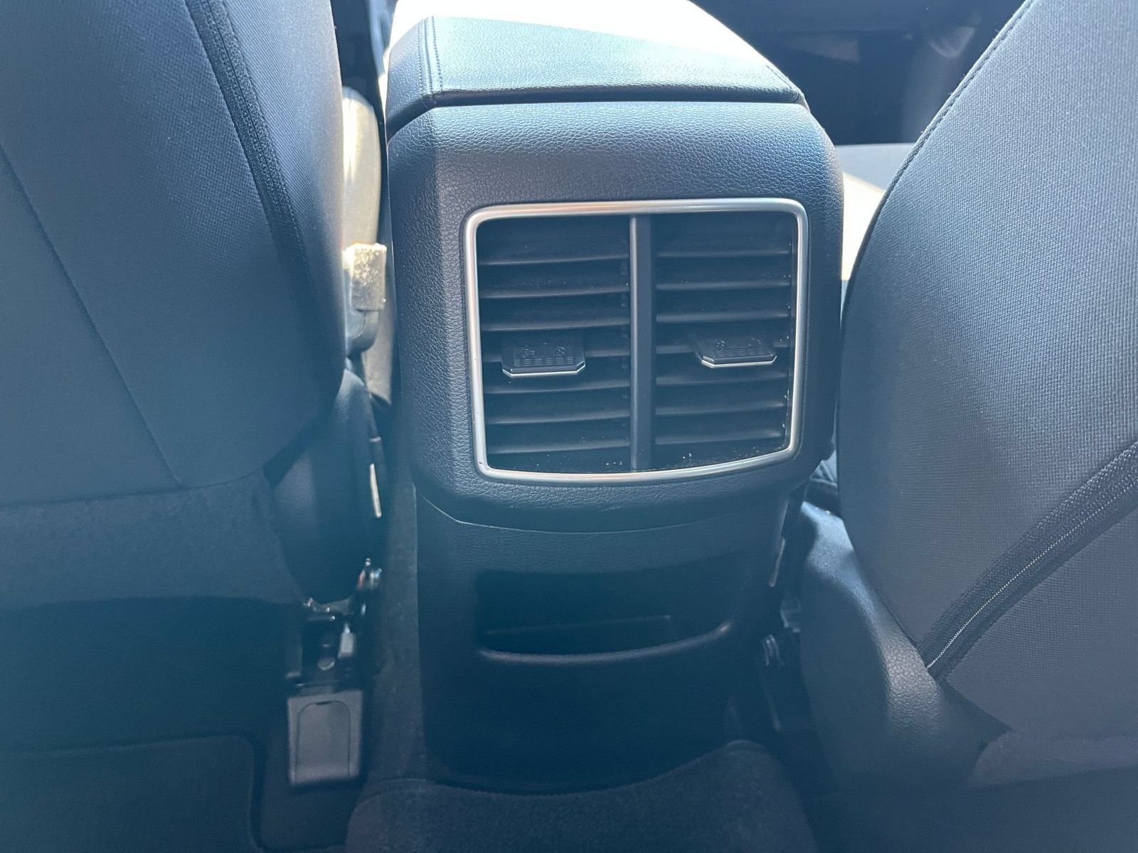 Used 2025 Kia Sportage LX FWD image 18