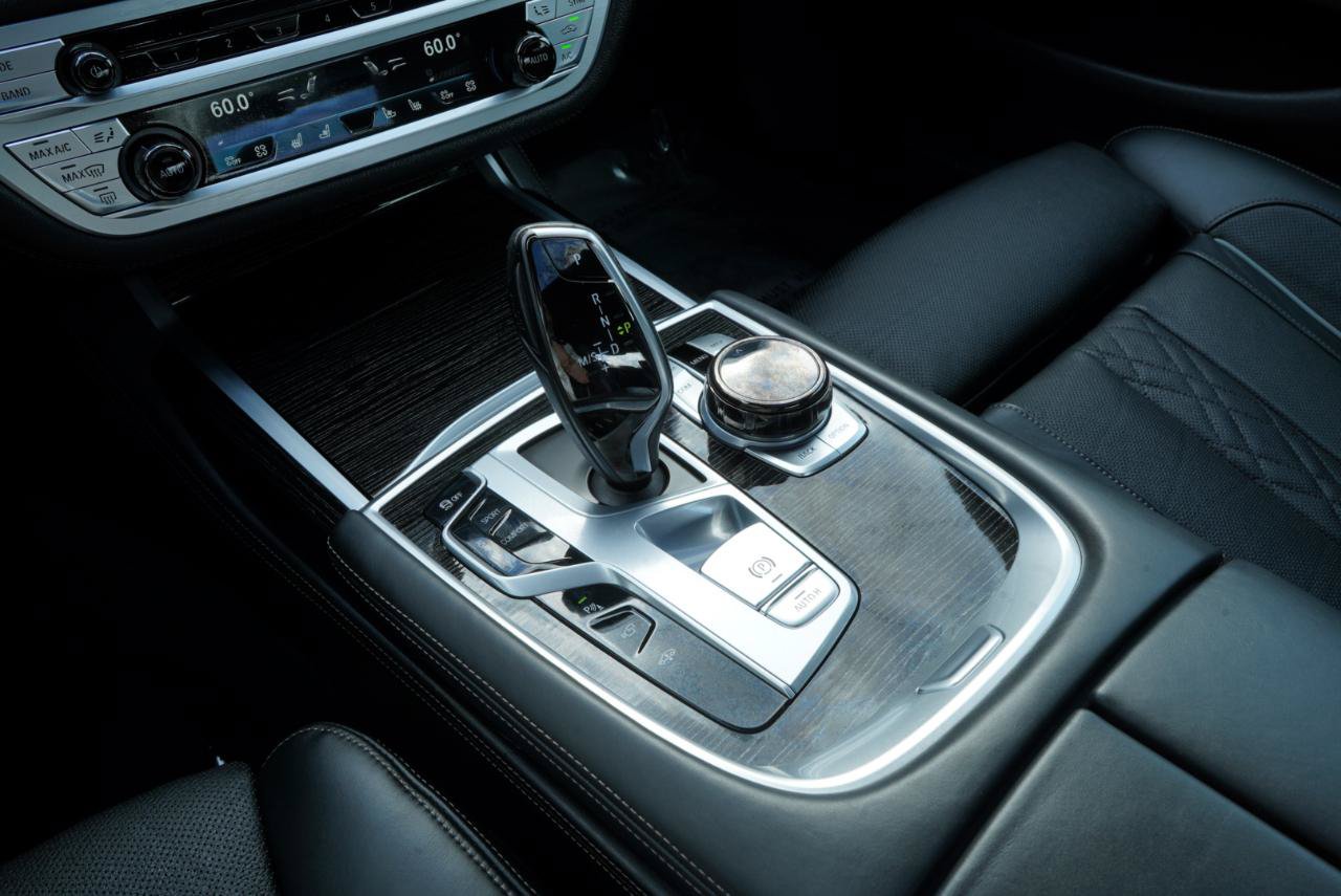 Used 2017 BMW 750i RWD image 39