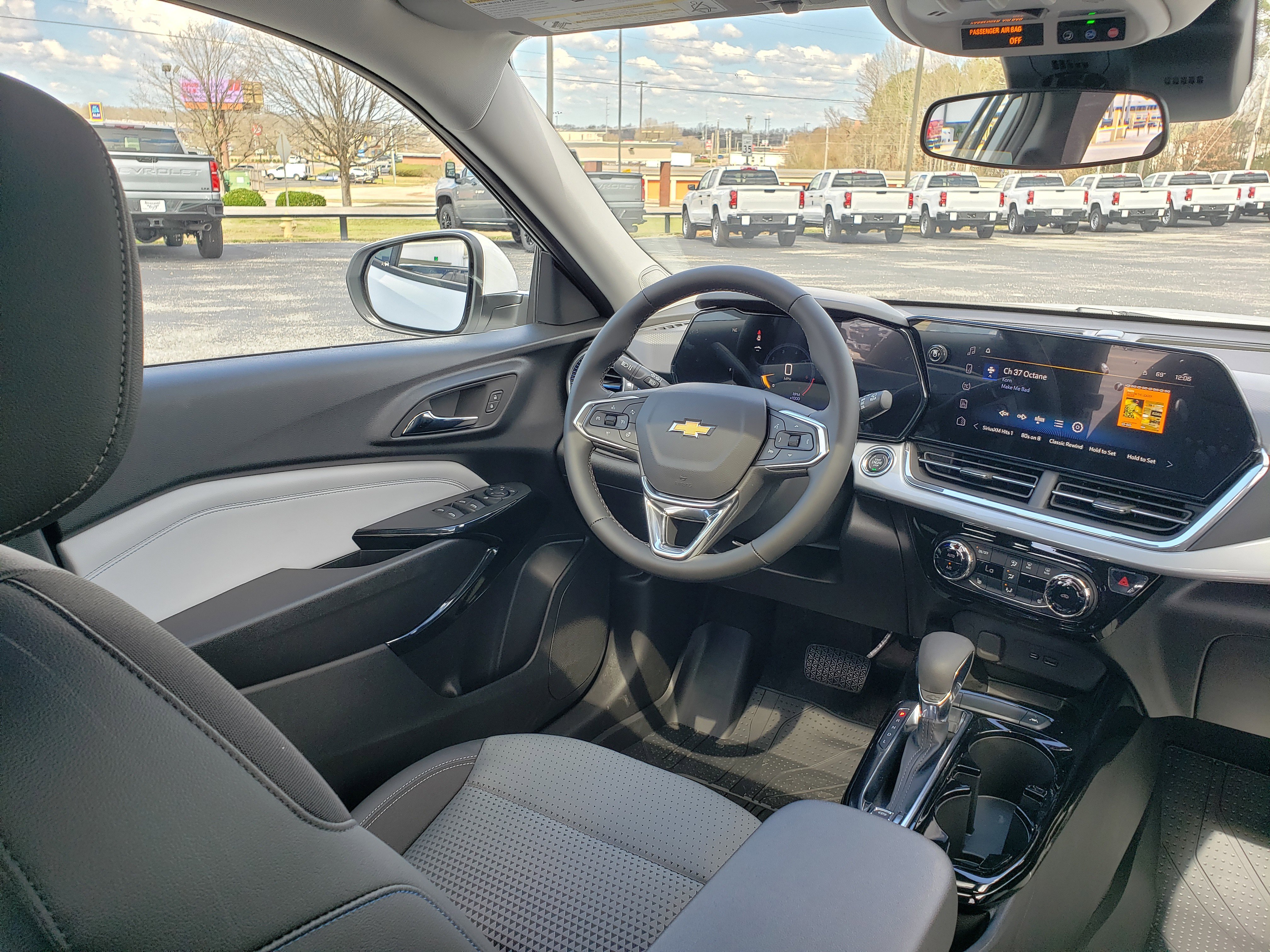 New 2026 Chevrolet Trax LT image 39