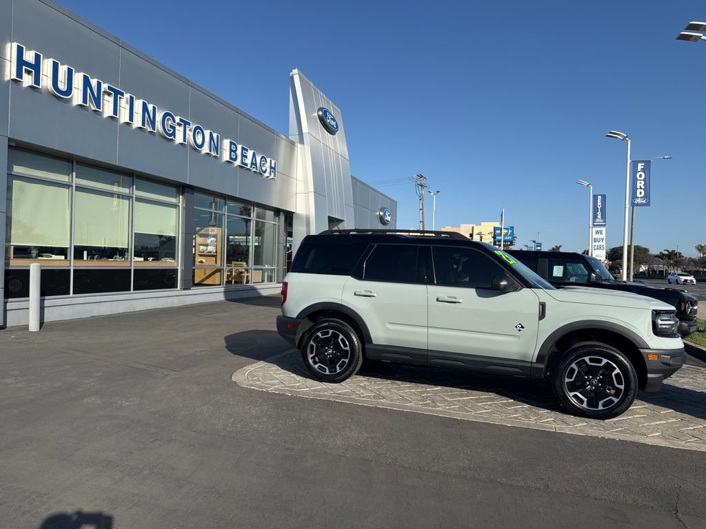 Used 2023 Ford Bronco Sport Outer Banks image 3