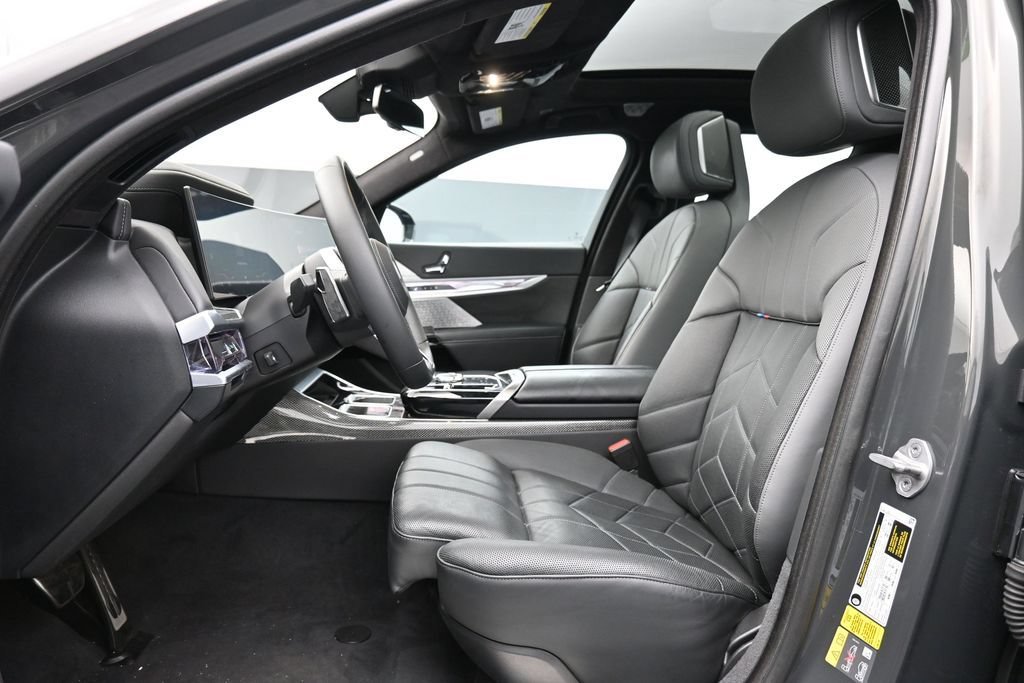 Used 2023 BMW i7 xDrive60 AWD/4WD image 10