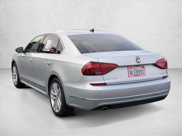 Used 2018 Volkswagen Passat 2.0T SEL Premium image 8