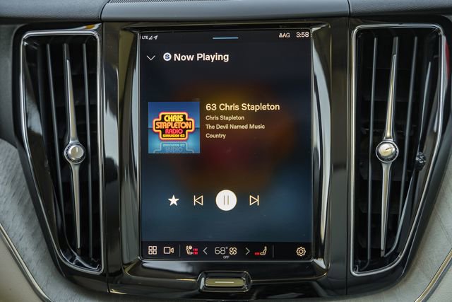 Certified 2023 Volvo XC60 B5 Plus w/ Climate Package image 21