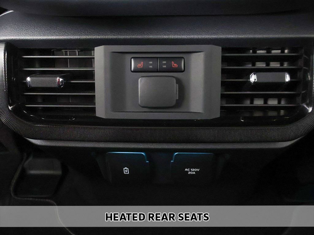 Used 2023 Ford F150 Lightning Platinum image 12