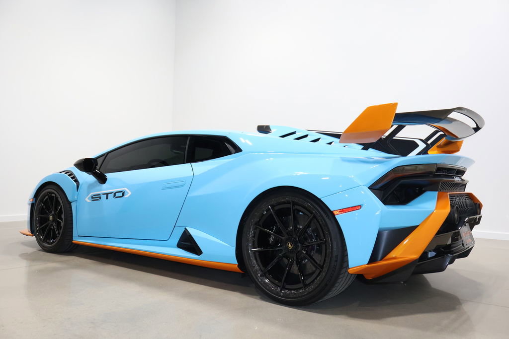 Used 2021 Lamborghini Huracan STO image 7