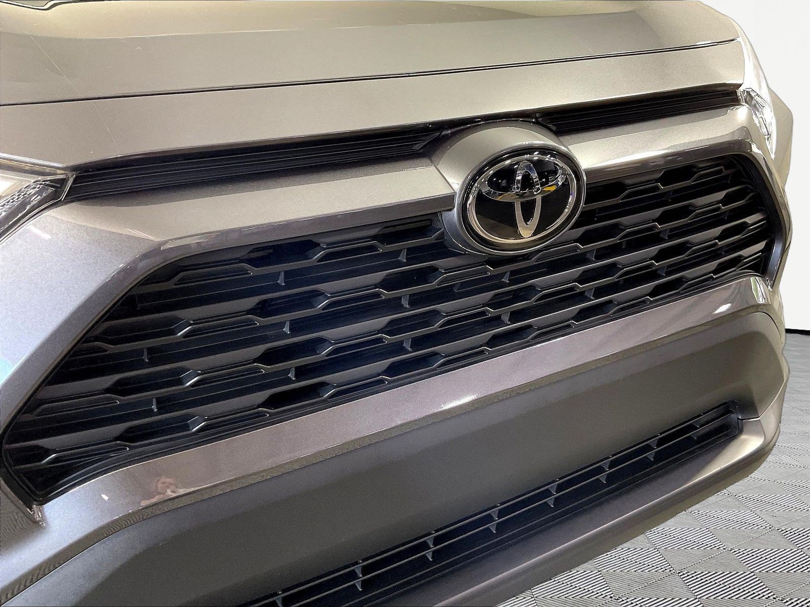 Used 2022 Toyota RAV4 XLE w/ Convenience Package AWD/4WD image 33